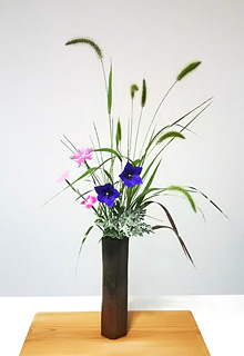 �O��ډƌ��@������i